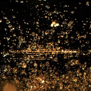 Droplets On Speaker (Track In)